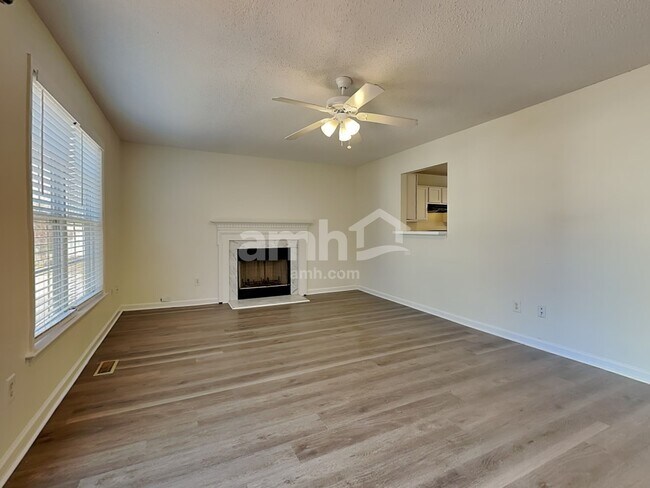 Foto del edificio - 5312 Tanglewood Pine Ln