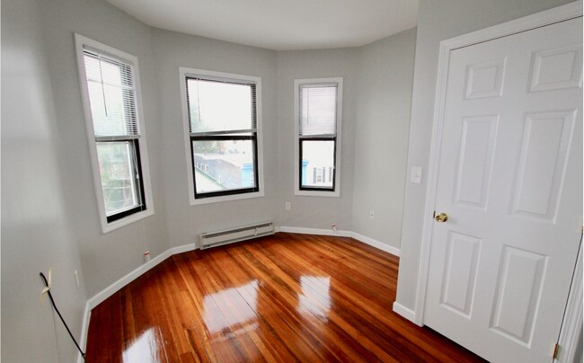 Foto del edificio - 358 Princeton St