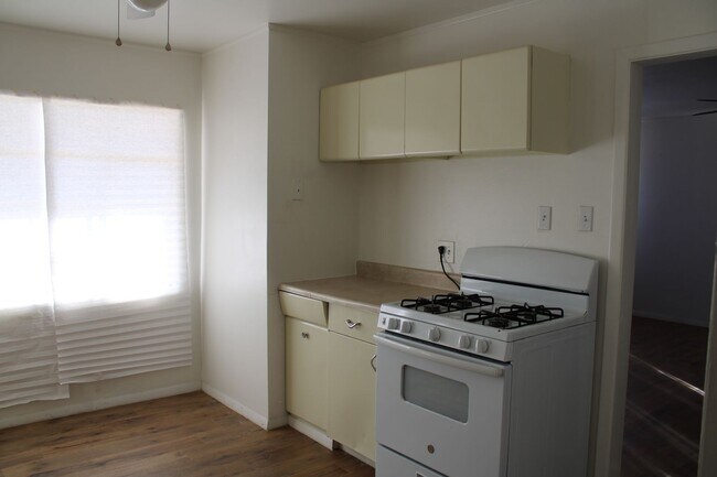 Foto del edificio - 1405 Clausen Dr