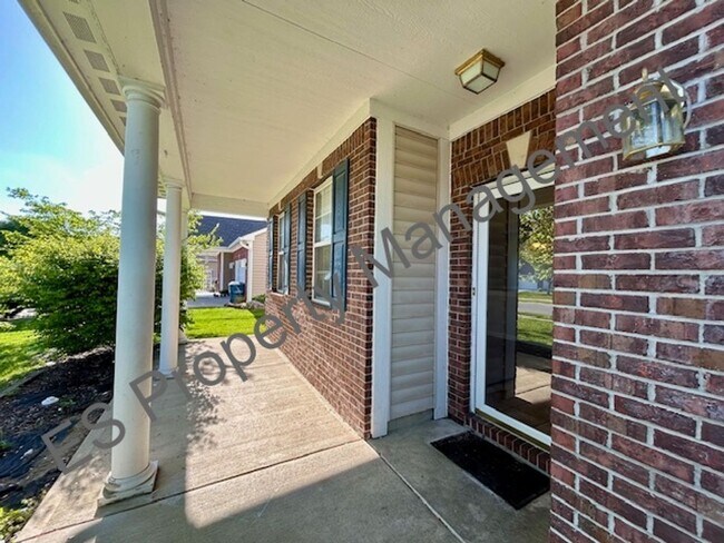 Foto del edificio - Gorgeous 5 Bedroom 2.5 Bathroom Two Story ...