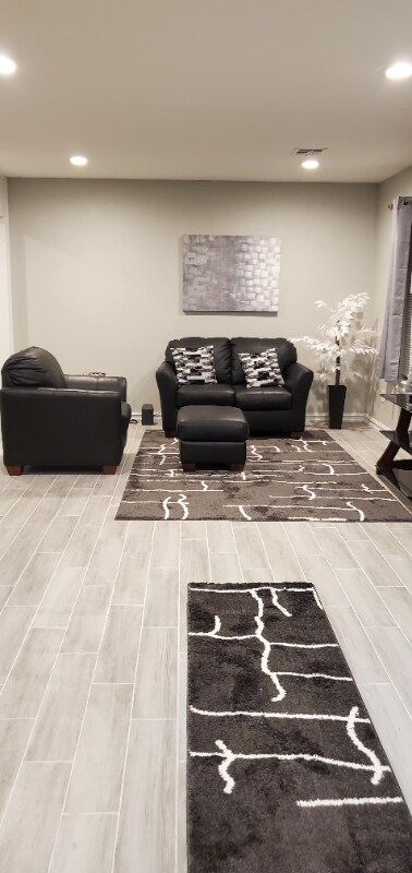 Foto del edificio - 9012 E 39th St