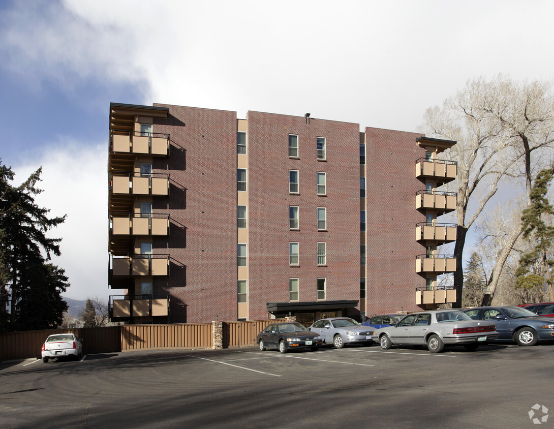 Building Photo - Park Manor Apartments