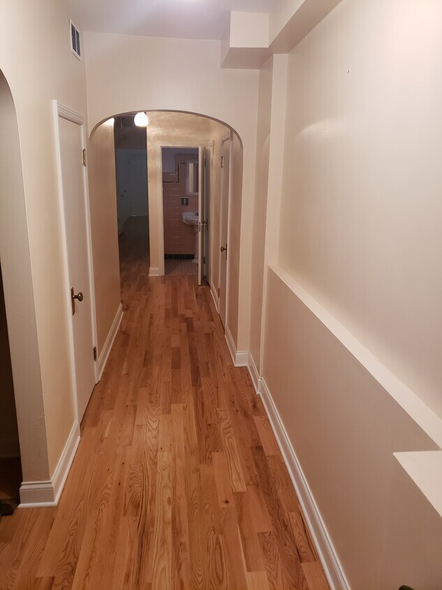 Entryway - 6932 S Oglesby Ave