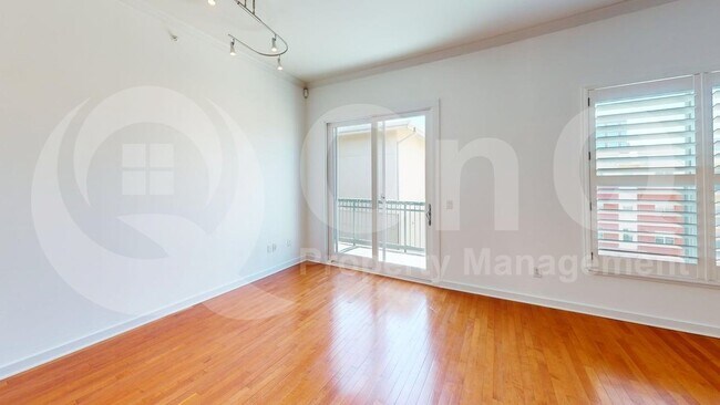 Building Photo - 2950 McKinney Ave