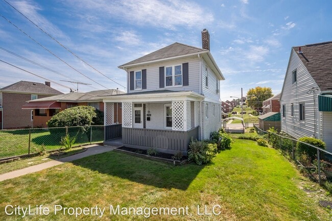 Foto del edificio - 3 br, 1 bath House - 1735 Pennsylvania Ave