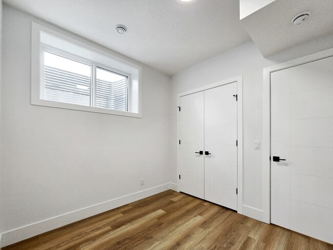 Building Photo - 1902R Grand Oaks Dr SW