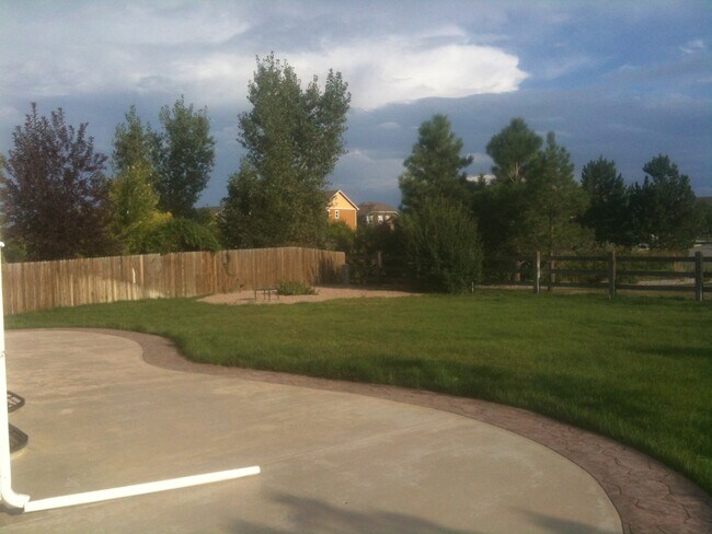Foto del edificio - 903 Saddlebrook Ln