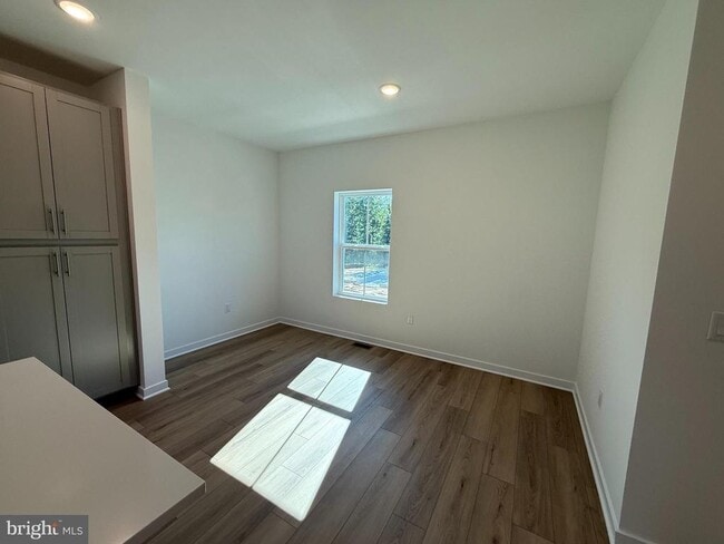 Foto del edificio - 54 Basswood St