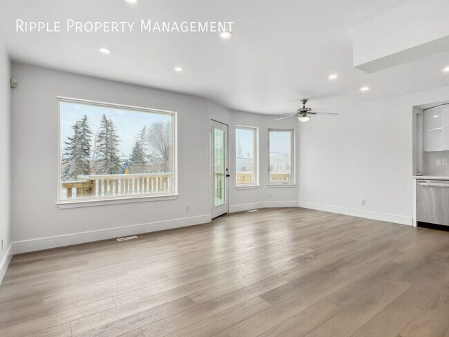 Building Photo - AMAZING 4 BEDS/ 3 BATHS HOUSE