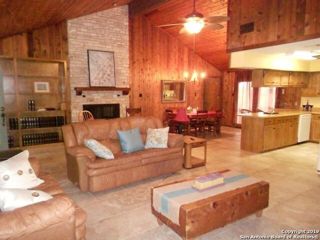 Building Photo - 1184 WHISPERING WATER