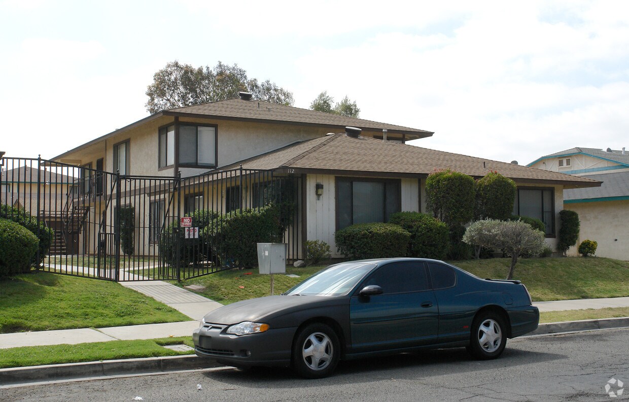 Primary Photo - 112 S Lindsay St