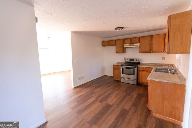 Building Photo - 2761 Rockdale Dr