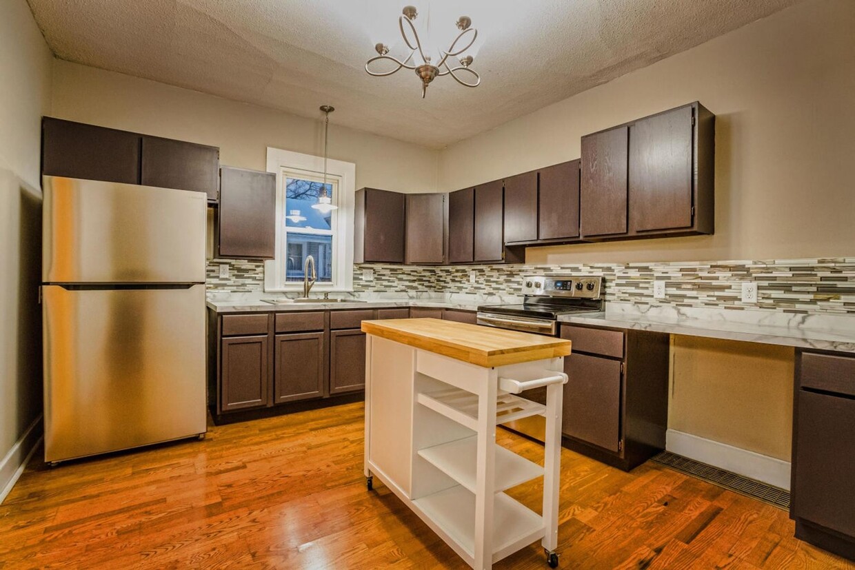 Primary Photo - 3 Bedroom House with Garage