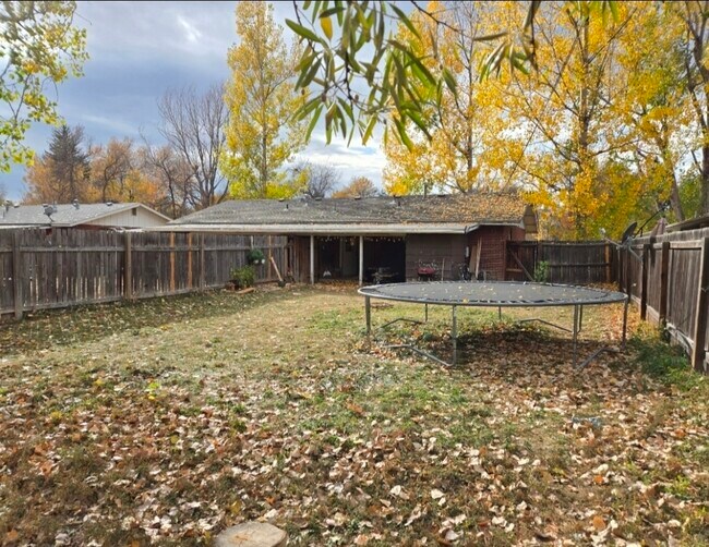 Building Photo - 1104 Castlerock Dr