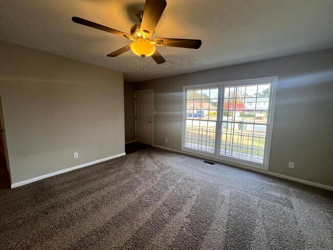 Foto del edificio - 2 WEEKS FREE OFF FIRST FULL MONTHS RENT