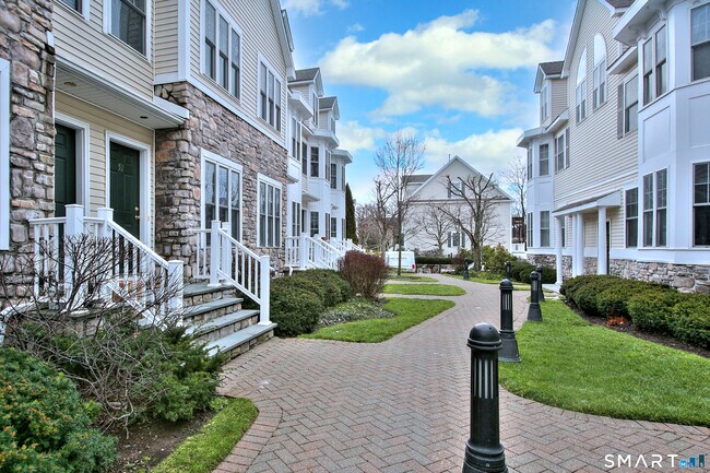 Foto del edificio - 39 Maple Tree Ave