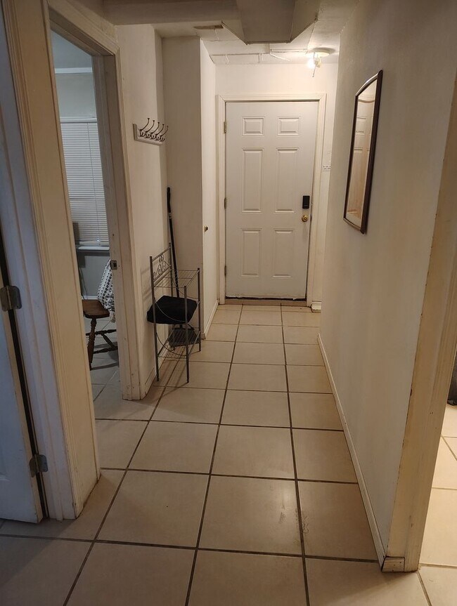 Foto del edificio - AVAILABLE NOW 2 bed - 1 Bath Lead and I 25...