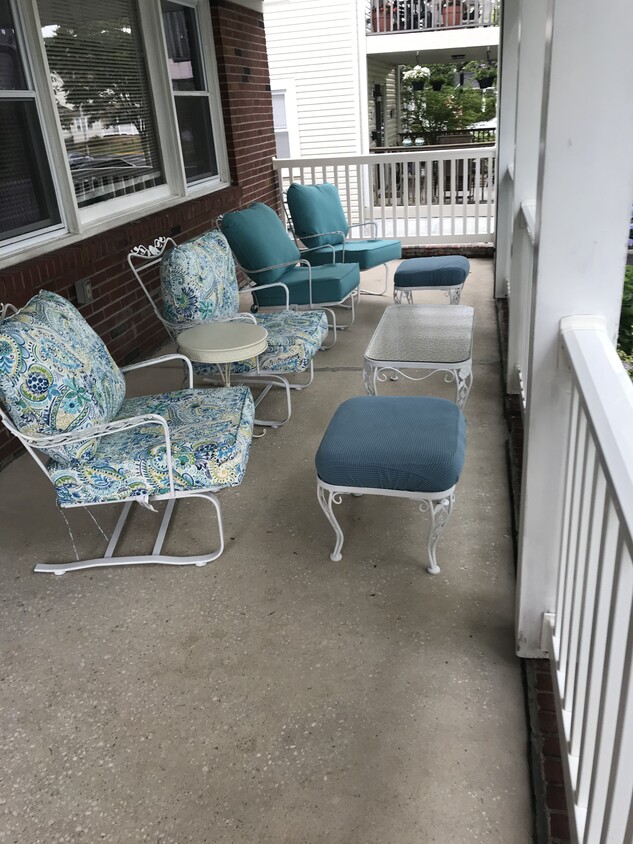 Private Frint Porch - 213 Brinley Ave