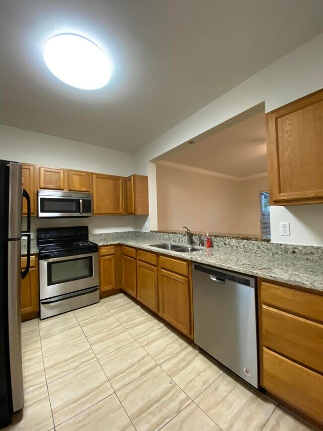 Foto del edificio - 417 Twin Lakes Ln