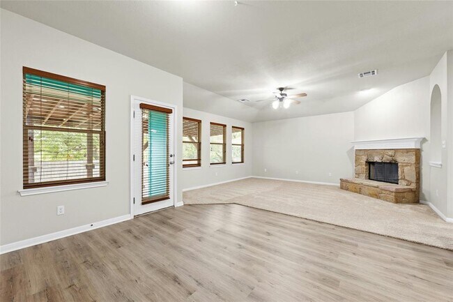 Foto del edificio - 7614 Buck Meadow Dr