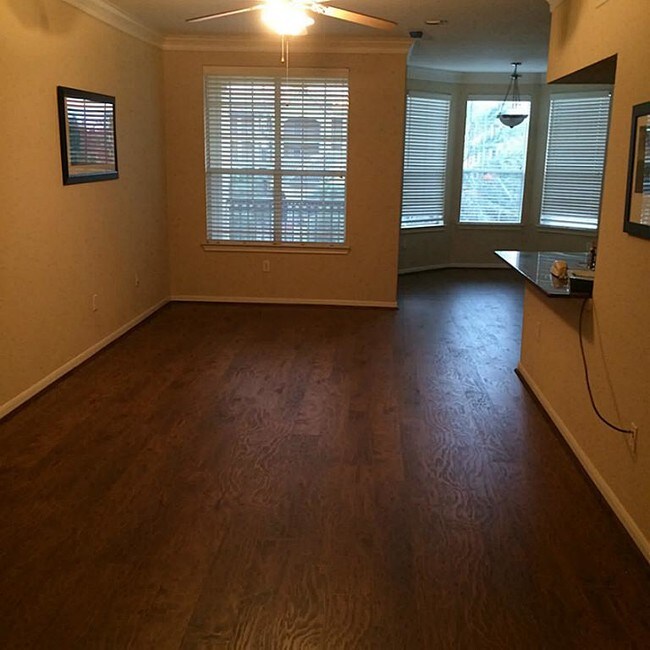 Building Photo - 7575 Kirby Dr