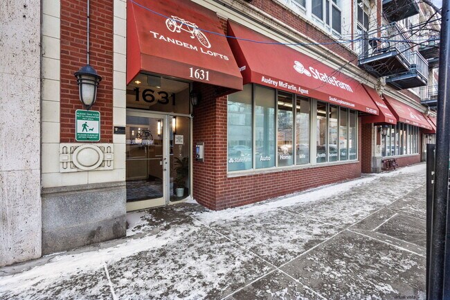 Foto del edificio - 1631 S Michigan Ave