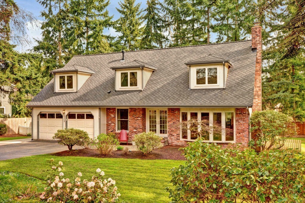 Primary Photo - 2240 Evergreen Point Rd