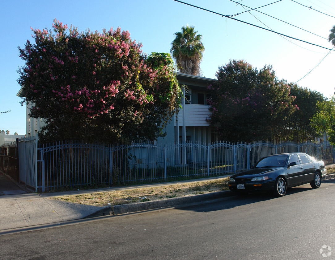 Foto del edificio - 4303-4305 Normal Ave