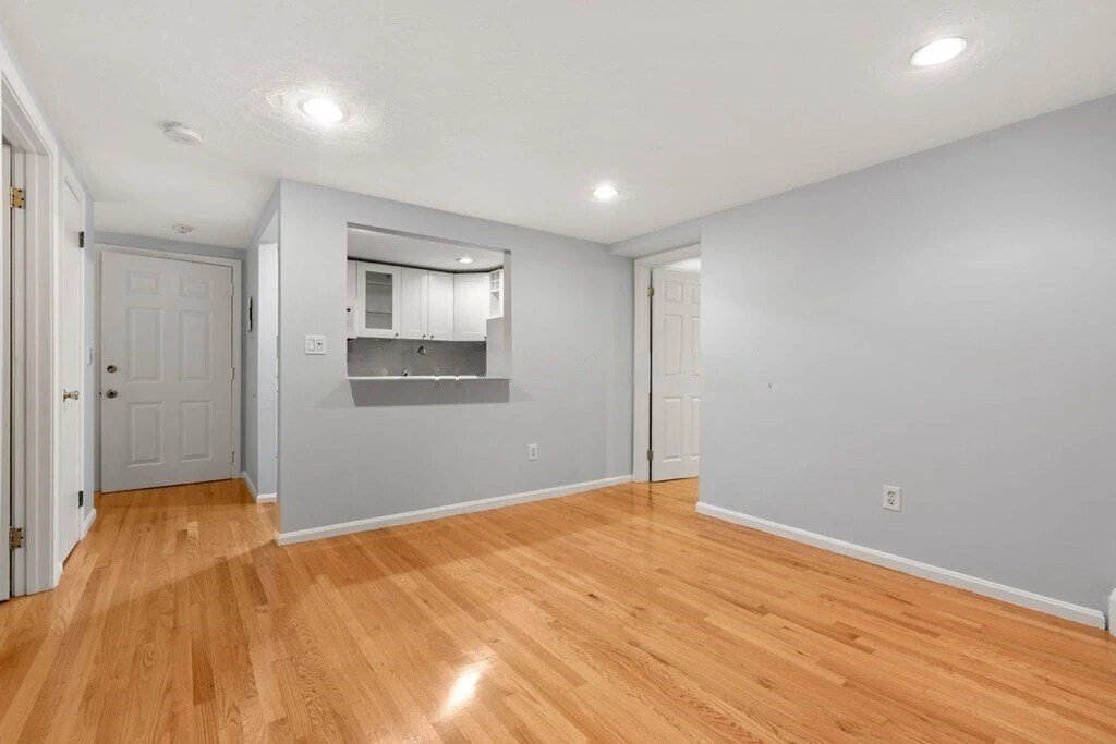 Primary Photo - 30 Peterborough St