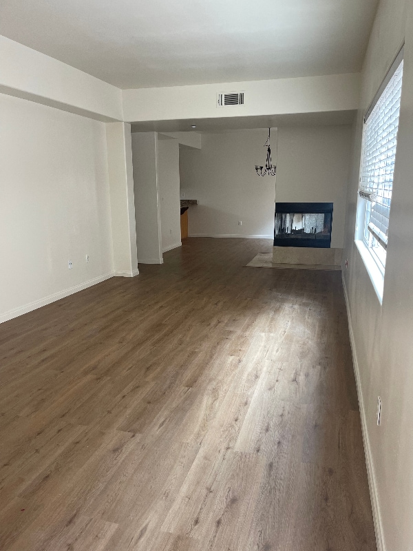 Building Photo - 3953 Riviera Dr