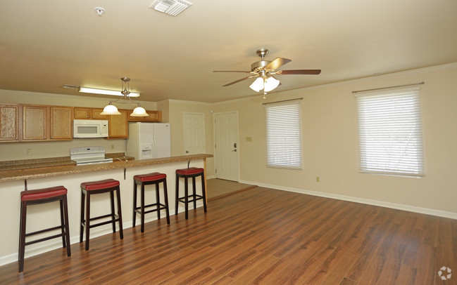 Primary Photo - 327 Guidry Rd