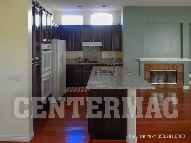 Building Photo - 4460 Calle Mar De Armonia
