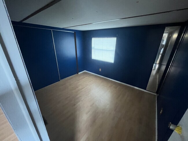 Building Photo - 901 NE 95th St