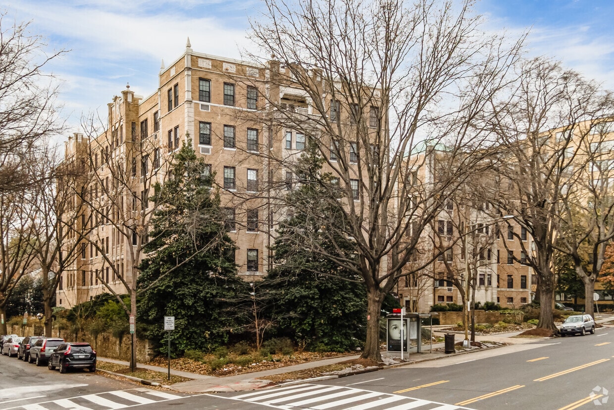 4700 Connecticut Ave NW - Parker House