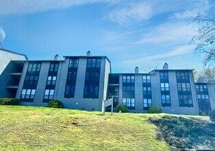 Building Photo - 1905 16th Ave S