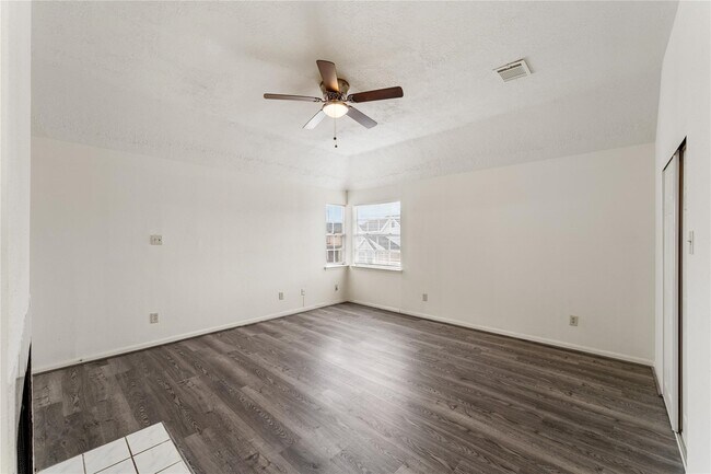 Foto del edificio - 6422 Chatham Island Ln