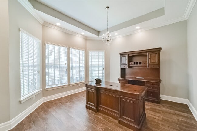 Foto del edificio - 9660 Fairdale Ln