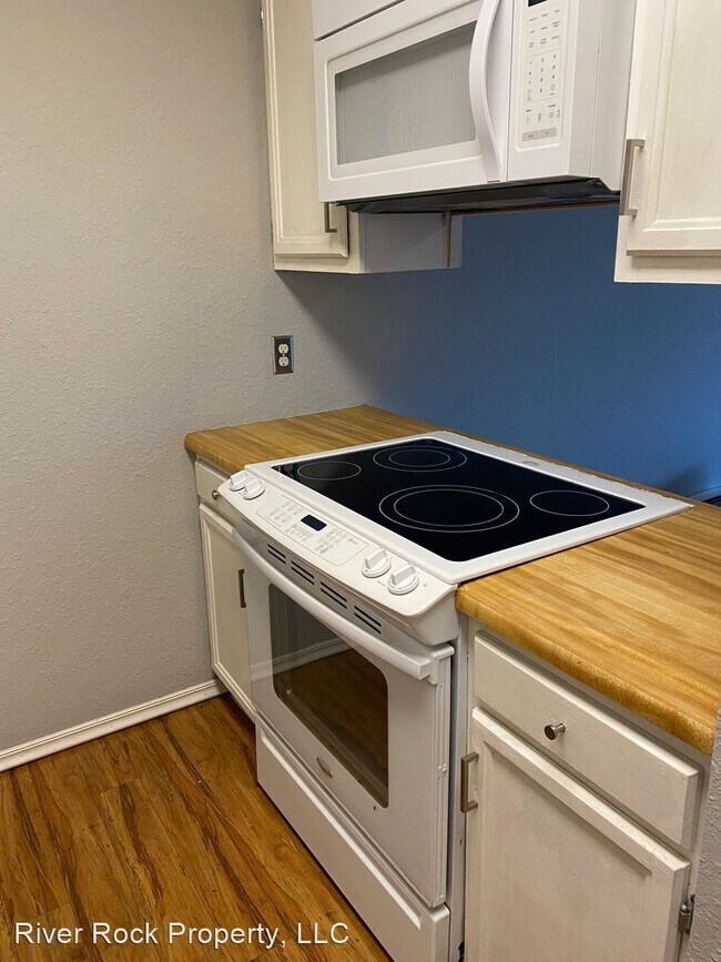 Building Photo - 3 br, 1 bath House - 431 5th Ave E Unit 3