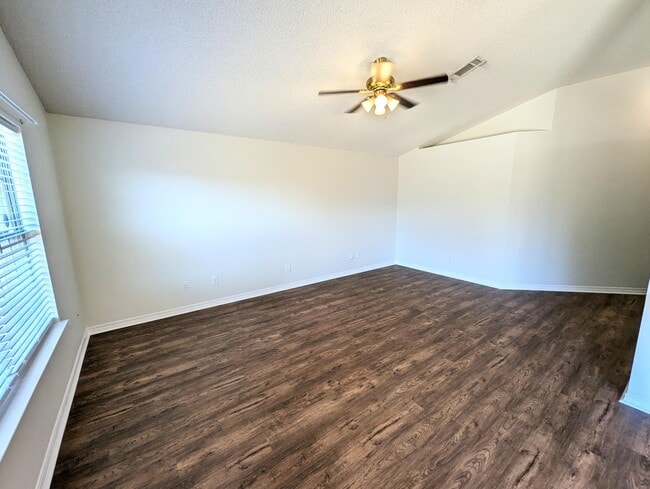 Building Photo - 2001 Presidio St