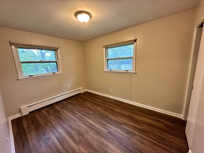Foto del edificio - 3729-3731 Oakland Dr