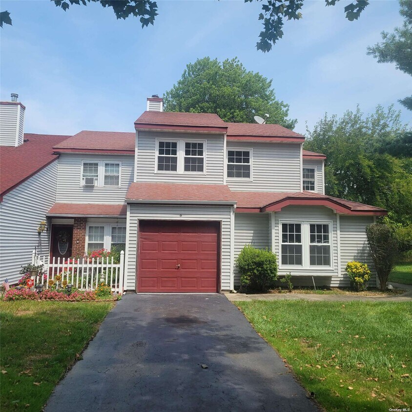 10 Ct, Coram, NY 11727 House Rental in Coram, NY