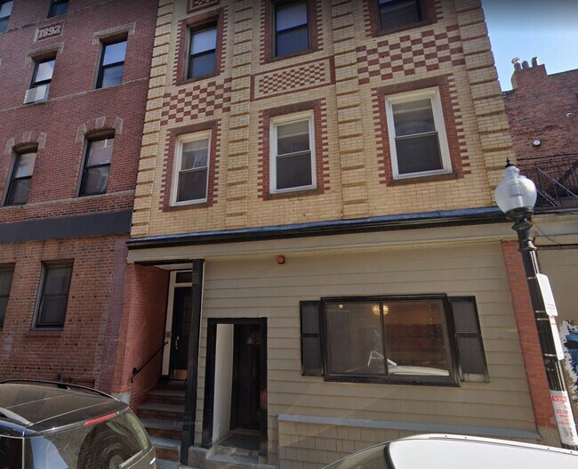 Building Photo - 149 Salem St