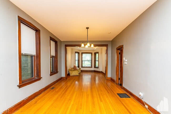 Building Photo - 1538 N Oakley Blvd