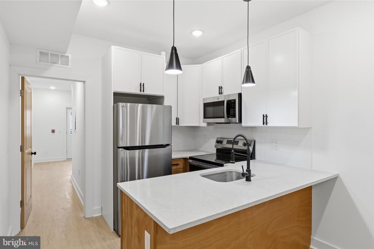 Photo - 863 N 43rd St -2
