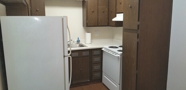 Building Photo - 12826 Hill Dr