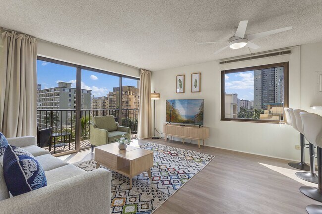 Building Photo - 2140 Kuhio Ave