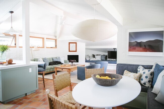Foto del edificio - 344 Country Club Dr