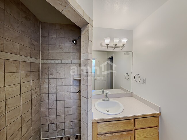 Building Photo - 896 N 1110 W