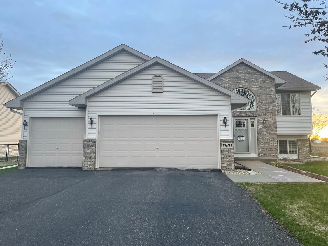 7901 Lander Ave NE, Otsego, MN 55301 House Rental in Otsego, MN