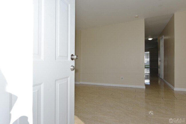 Building Photo - 376 Inslee St